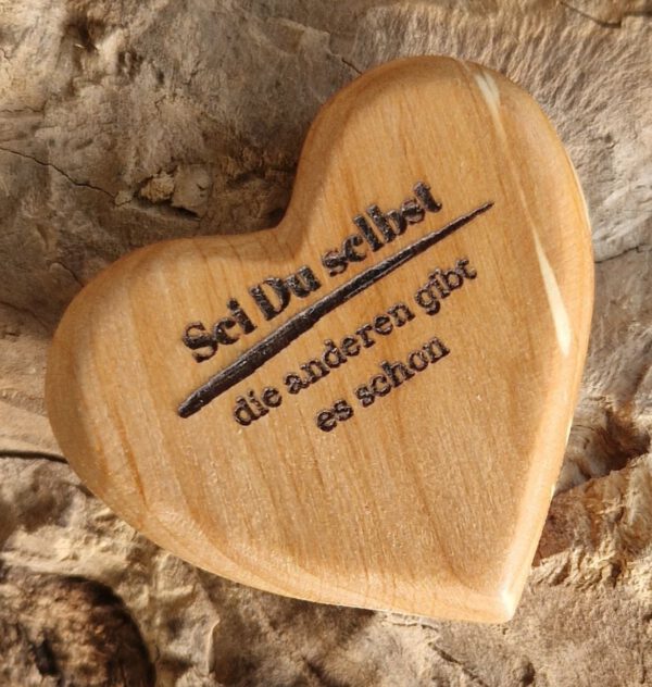 Herz-Magnet "Sei Du selbst" aus Erlenholz