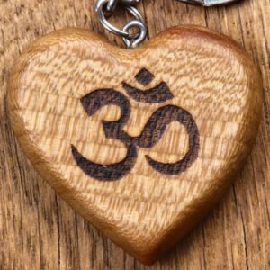 Herz-Schlüsselanhänger "Om" (Kirsche)